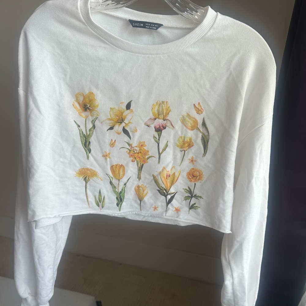 White botany floral cropped sweater